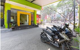 Reddoorz Plus At Hertasning Area Makassar